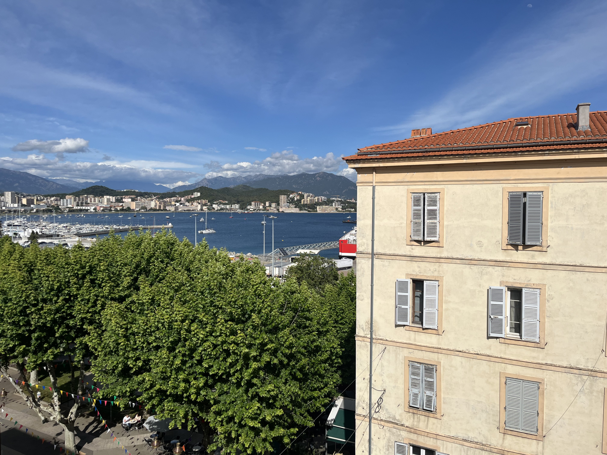 AJACCIO - 2 PIECES DERNIER ETAGE COURS NAPOLEON