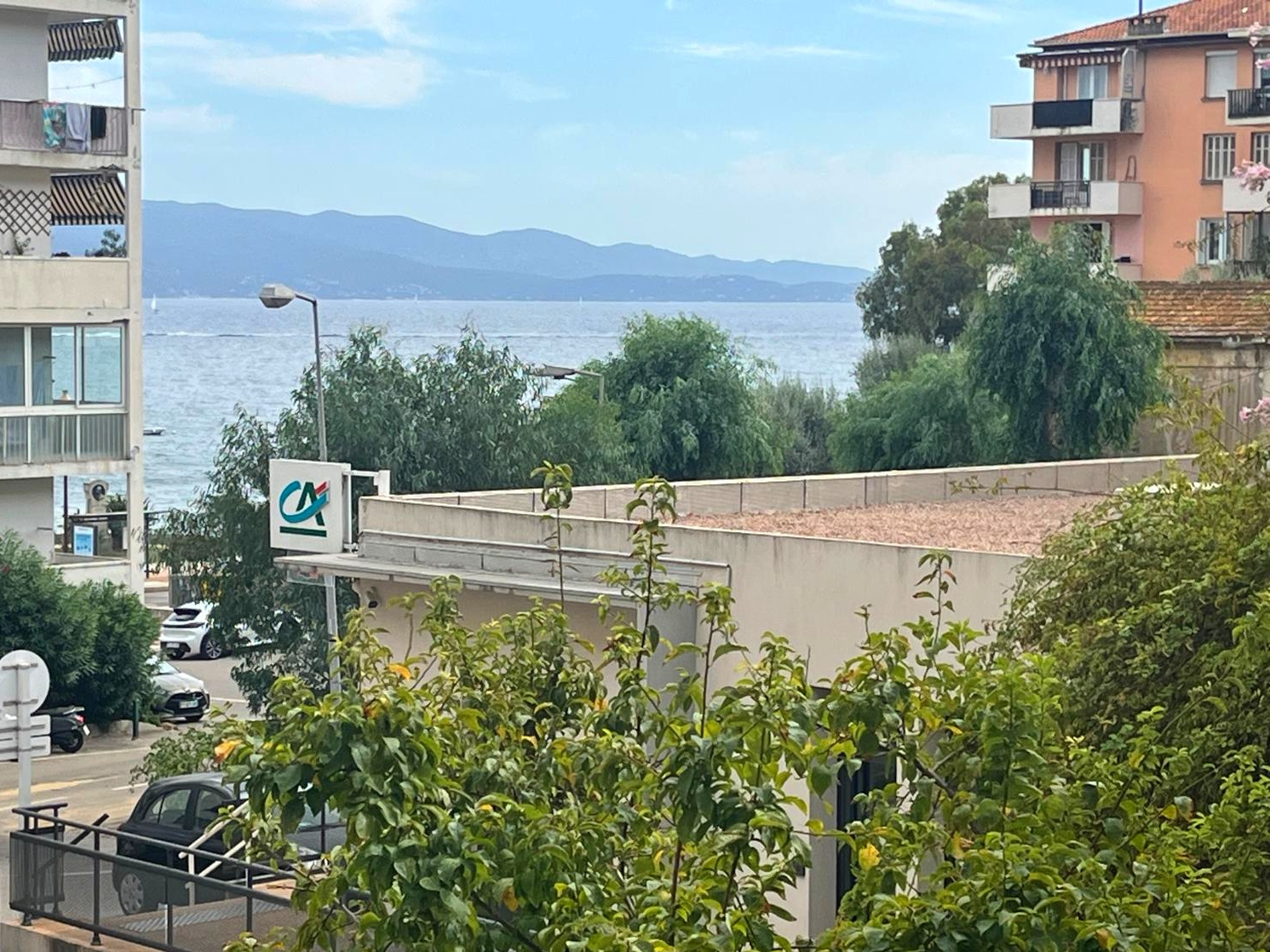 Appartement T3 60m2 avec balcon et cave   Quartier prisé proche plage du Trottel