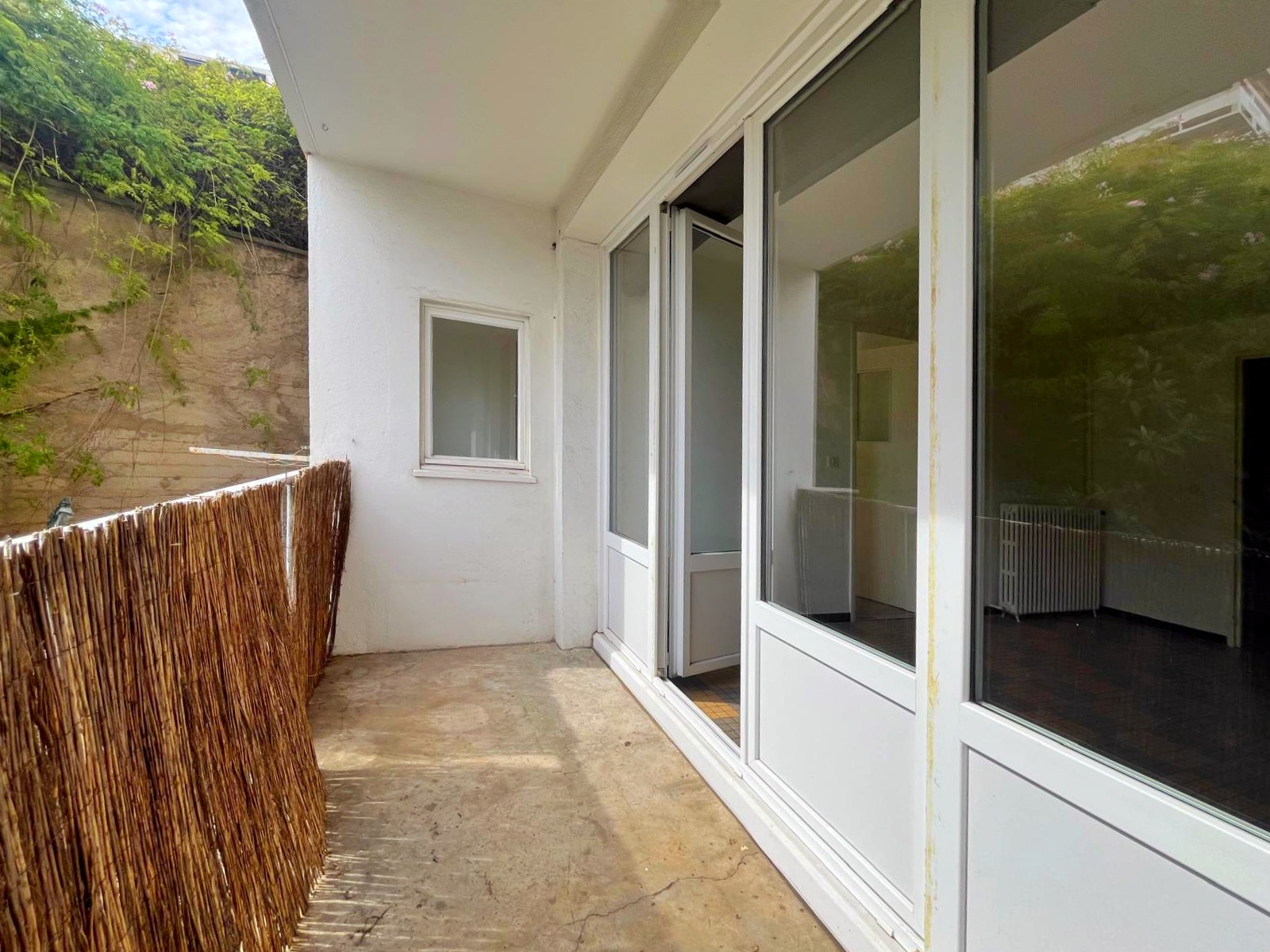 Appartement T3 60m2 avec balcon et cave   Quartier prisé proche plage du Trottel