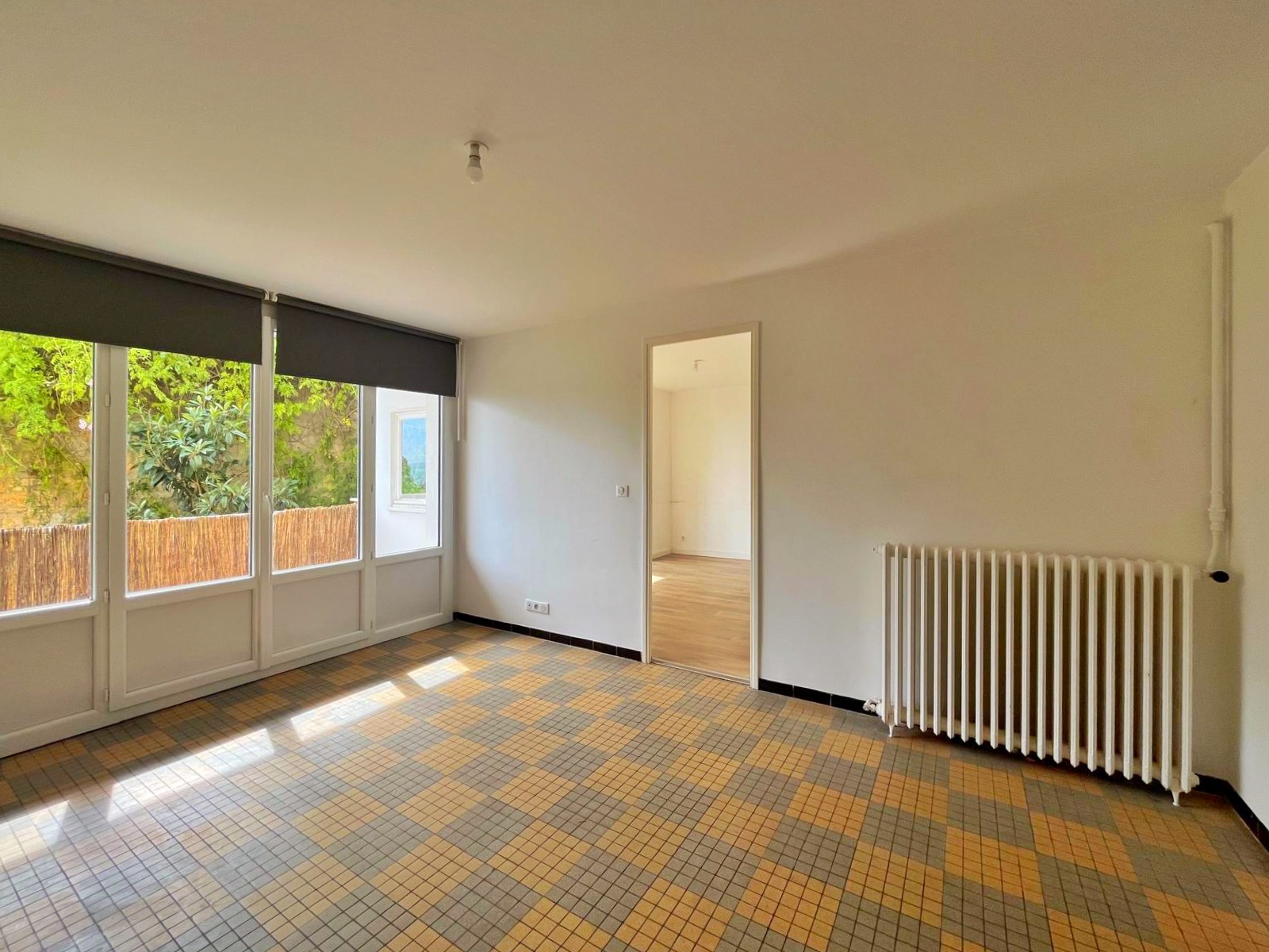 Appartement T3 60m2 avec balcon et cave   Quartier prisé proche plage du Trottel
