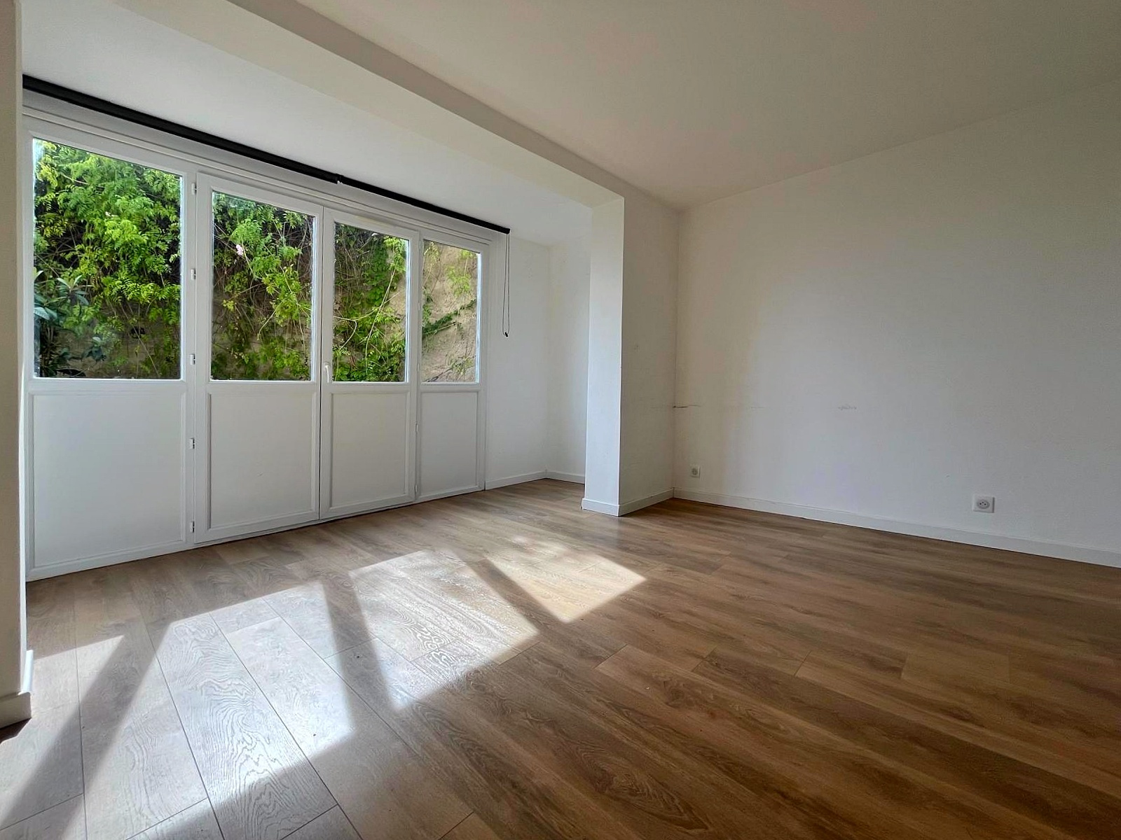 Appartement T3 60m2 avec balcon et cave   Quartier prisé proche plage du Trottel