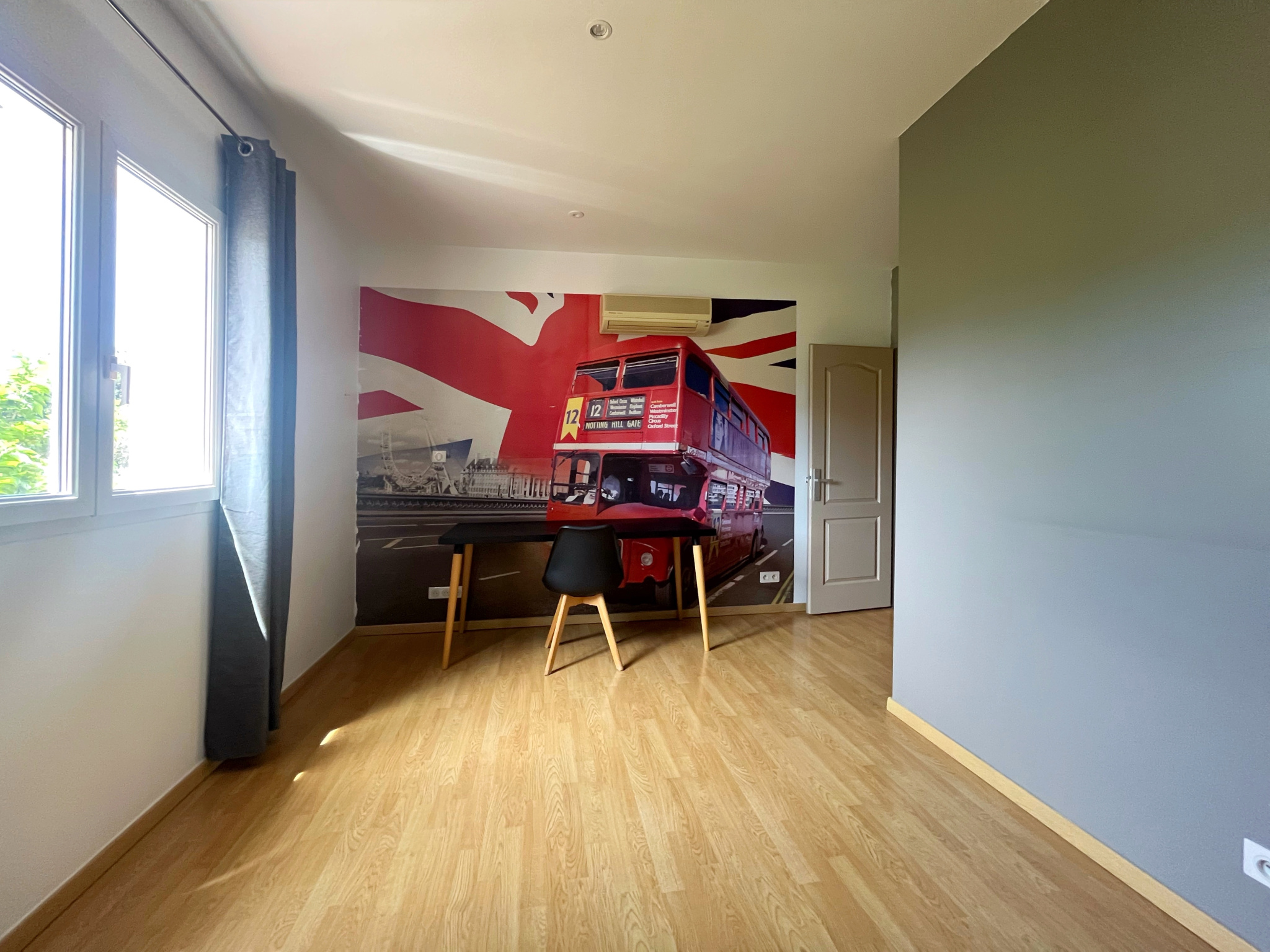 VILLA FAMILIALE  200m2 avec piscine   entre Porticcio et Bastelicaccia