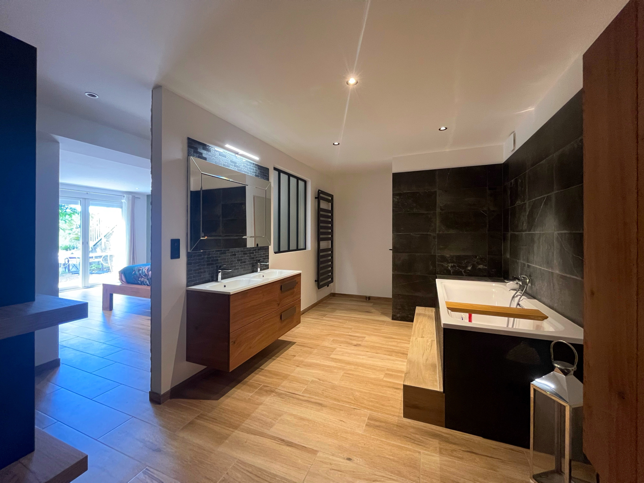VILLA FAMILIALE  200m2 avec piscine   entre Porticcio et Bastelicaccia