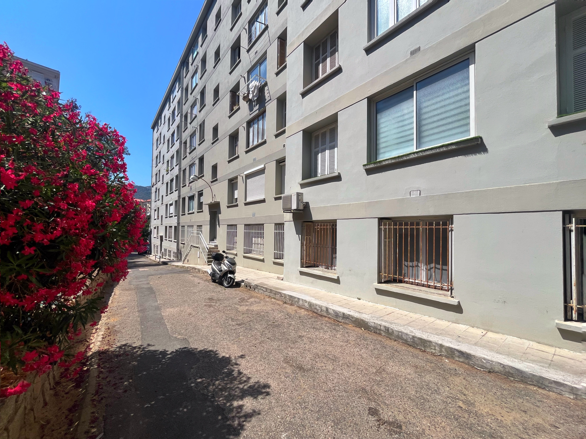 T2 PROCHE CENTRE VILLE AJACCIO