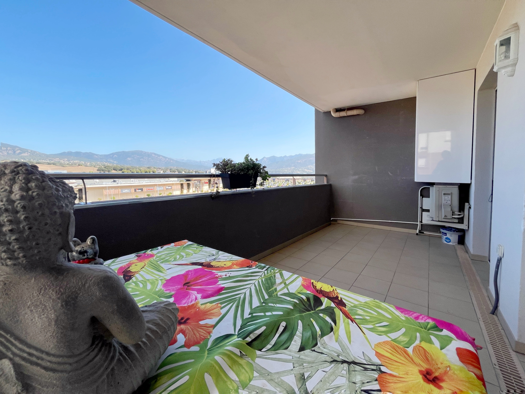 4 pièces 80 m2 récent avec terrasse de 12m2