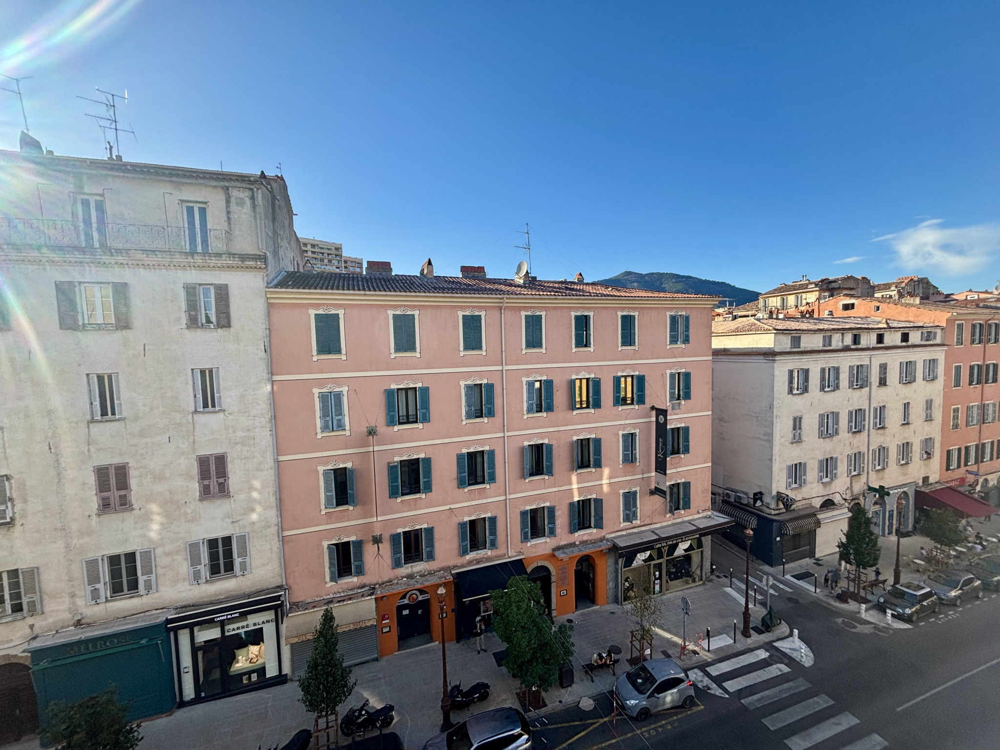 Cours Napoleon/Fesch, 4/5 pièces 110m2 en dernier étage