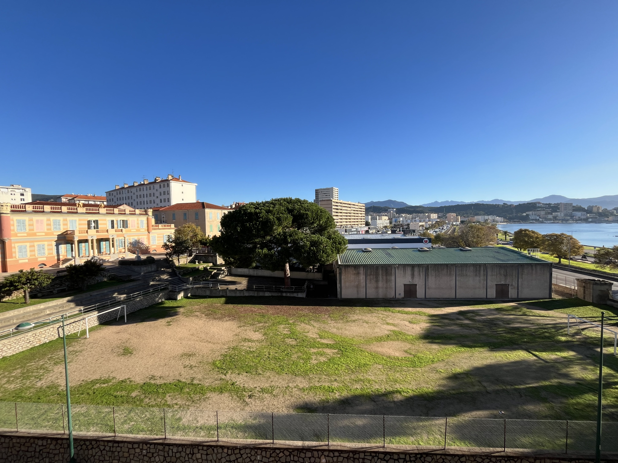 AJACCIO - T3 DE 65,99 M2 LOI CARREZ ENTREE DE VILLE