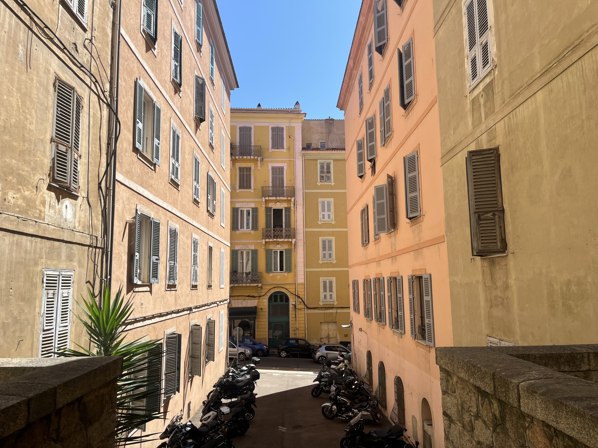 AJACCIO - RARE T3/T4 DE 93 m2 DERNIER ETAGE MARECHAL D'ORNANO