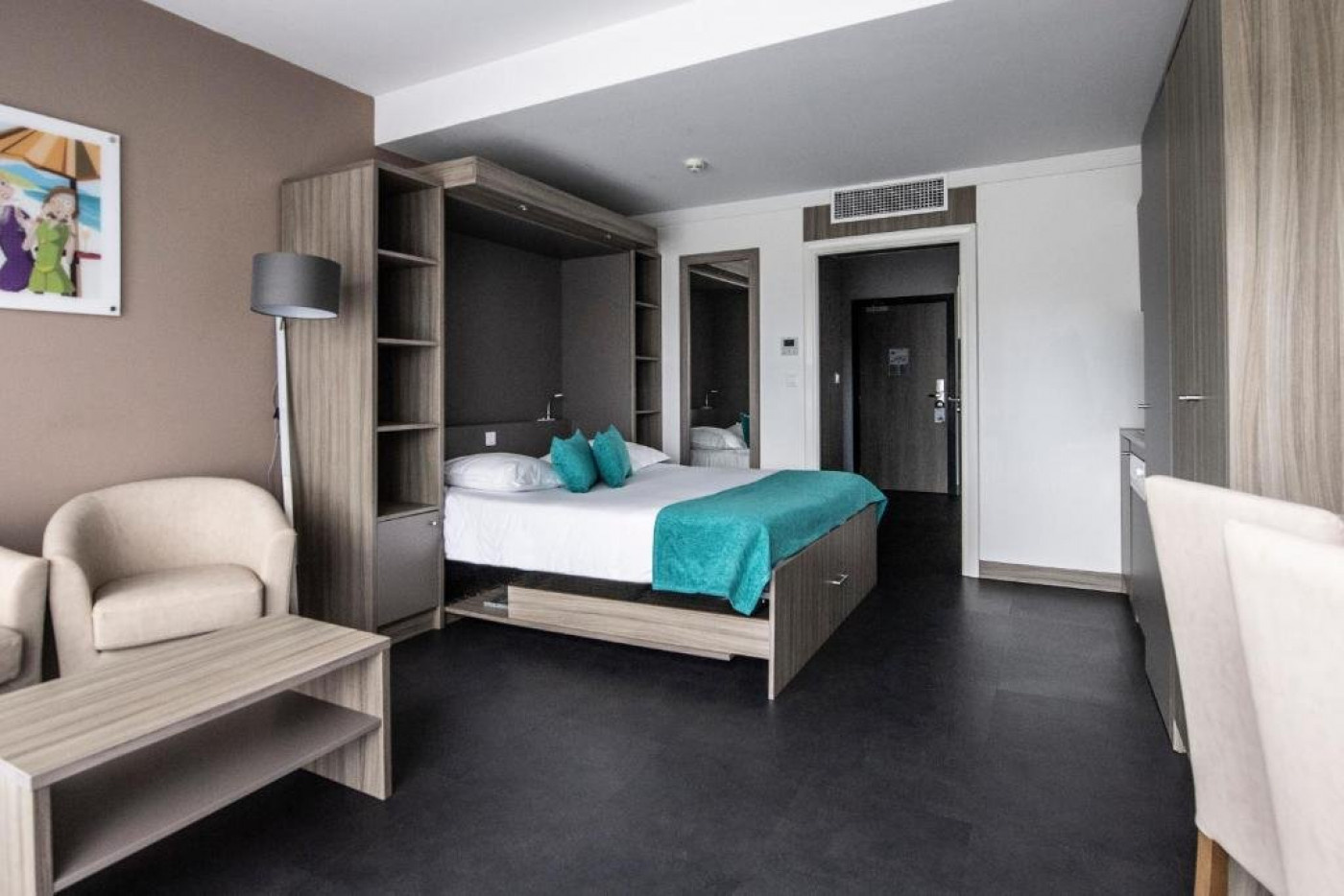 Investissement locatif en résidence hotelière 4★   Porticcio   Loyer garanti