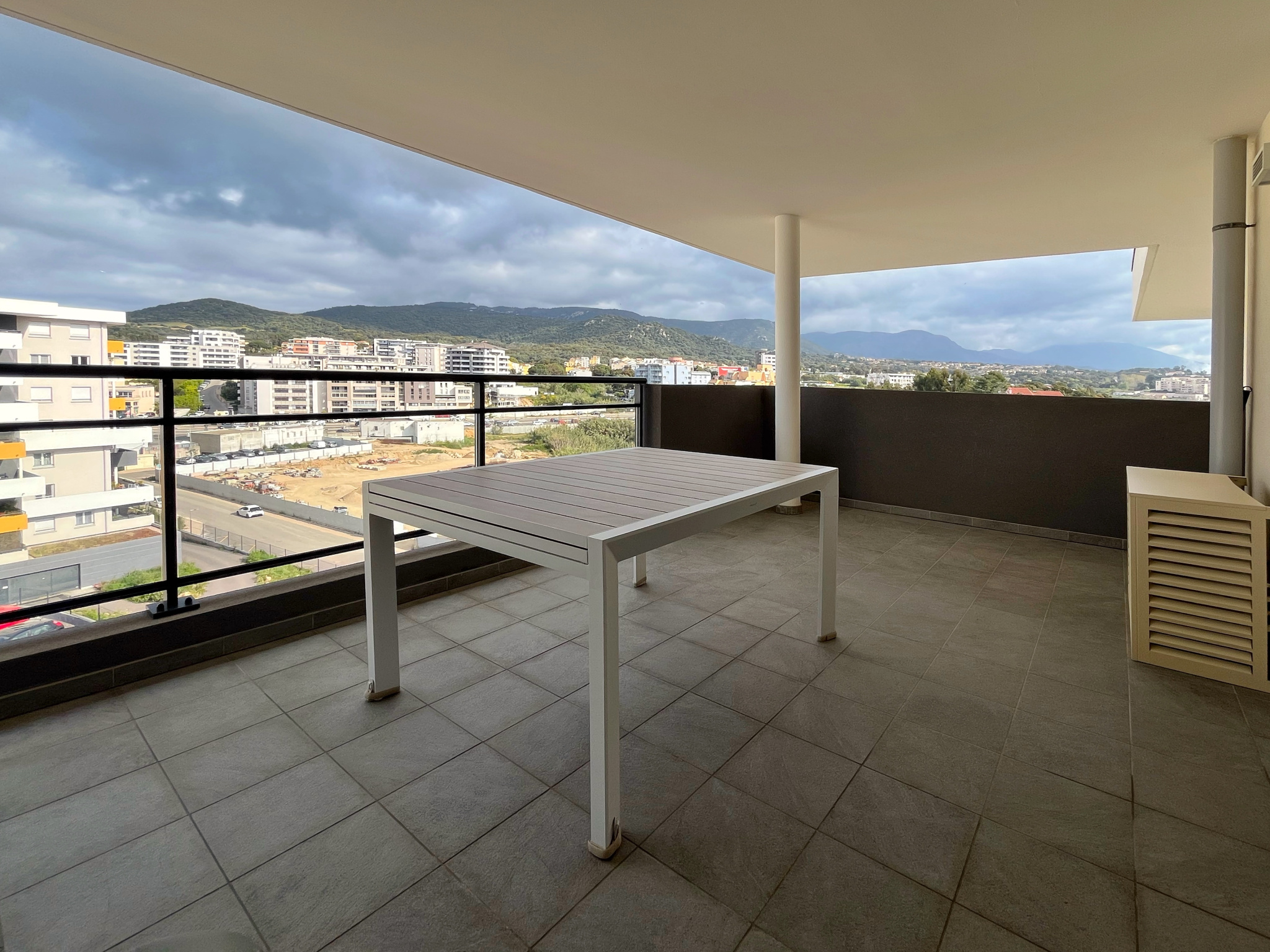 À vendre   AJACCIO T3 avec terrasse