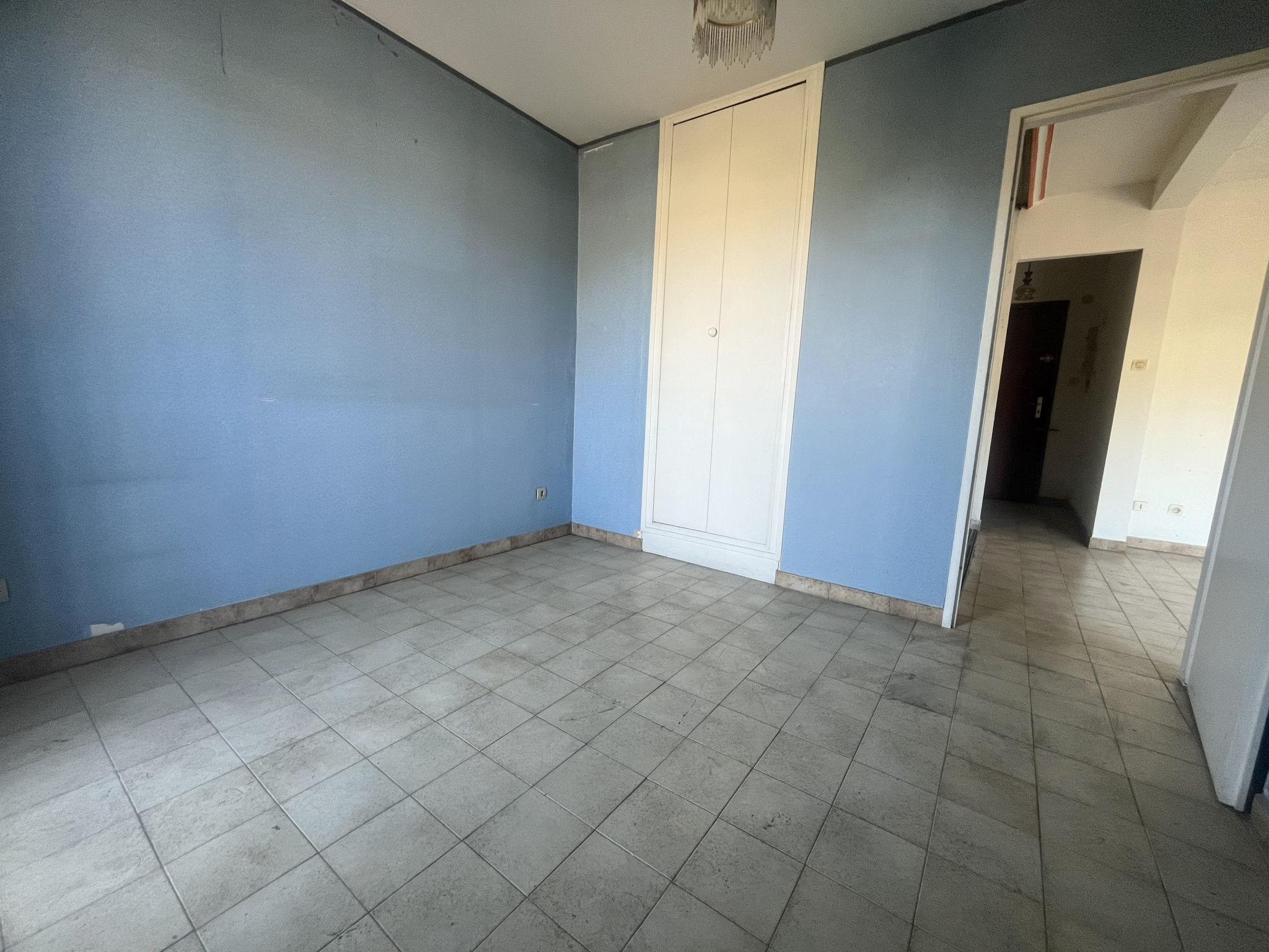 AJACCIO - STUDIO DE 30 M2 AVEC COIN NUIT AVEC TERRASSE VUE MONT GOZZI