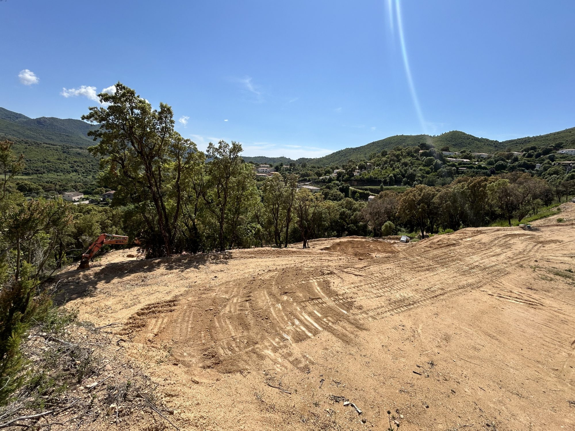 Terrain constructible 900m2 - Permis de construire accépté