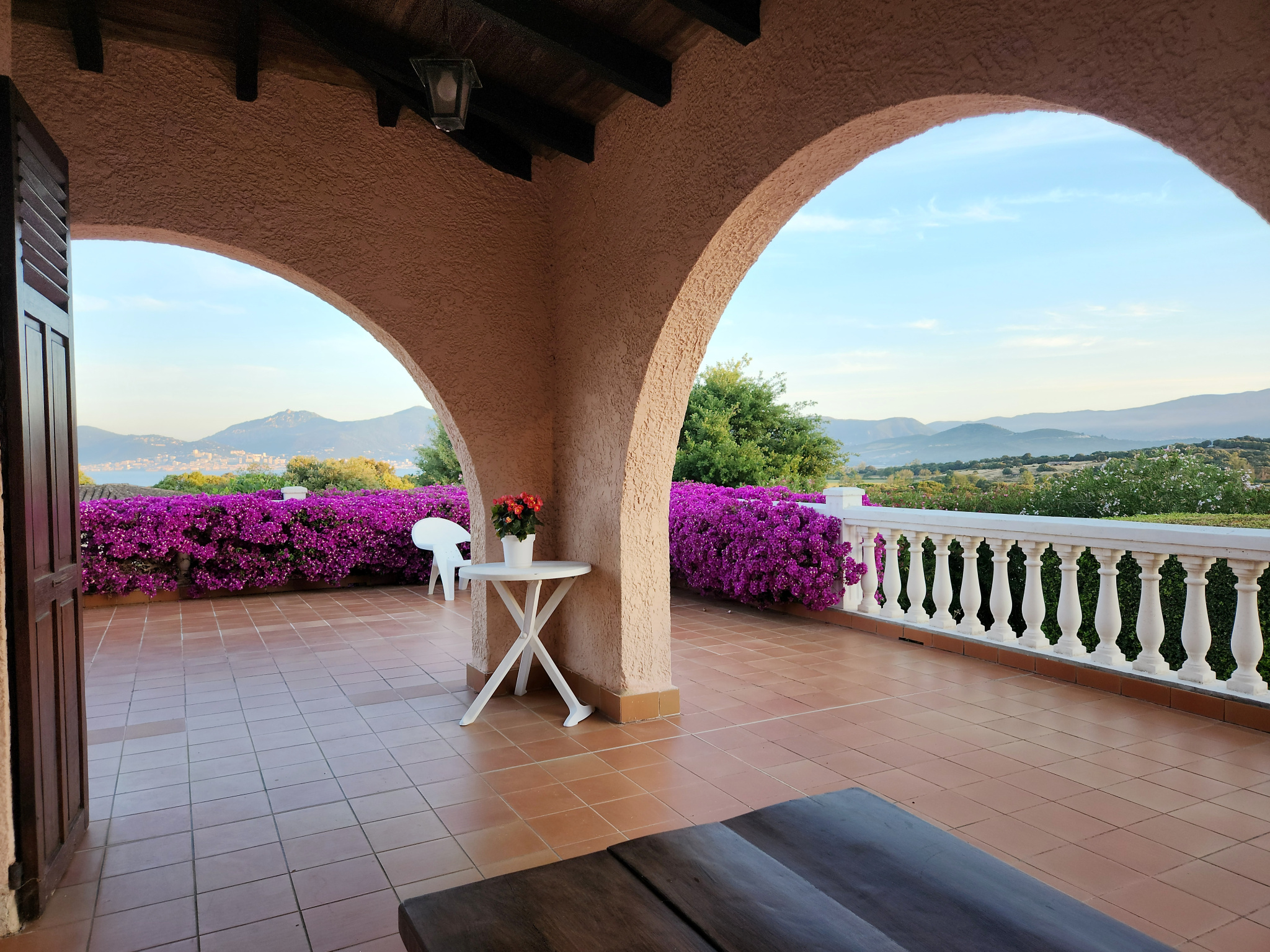 PORTICCIO - VILLA DE CHARMES DE 515 m2 AVEC PISCINE ET VUE MER