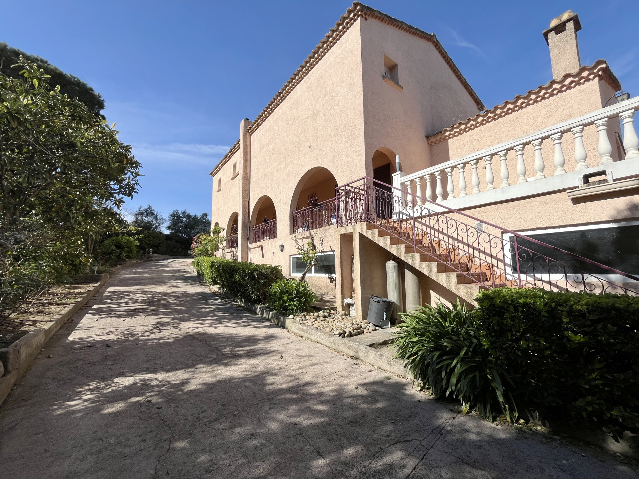 PORTICCIO - VILLA DE CHARMES DE 515 m2 AVEC PISCINE ET VUE MER