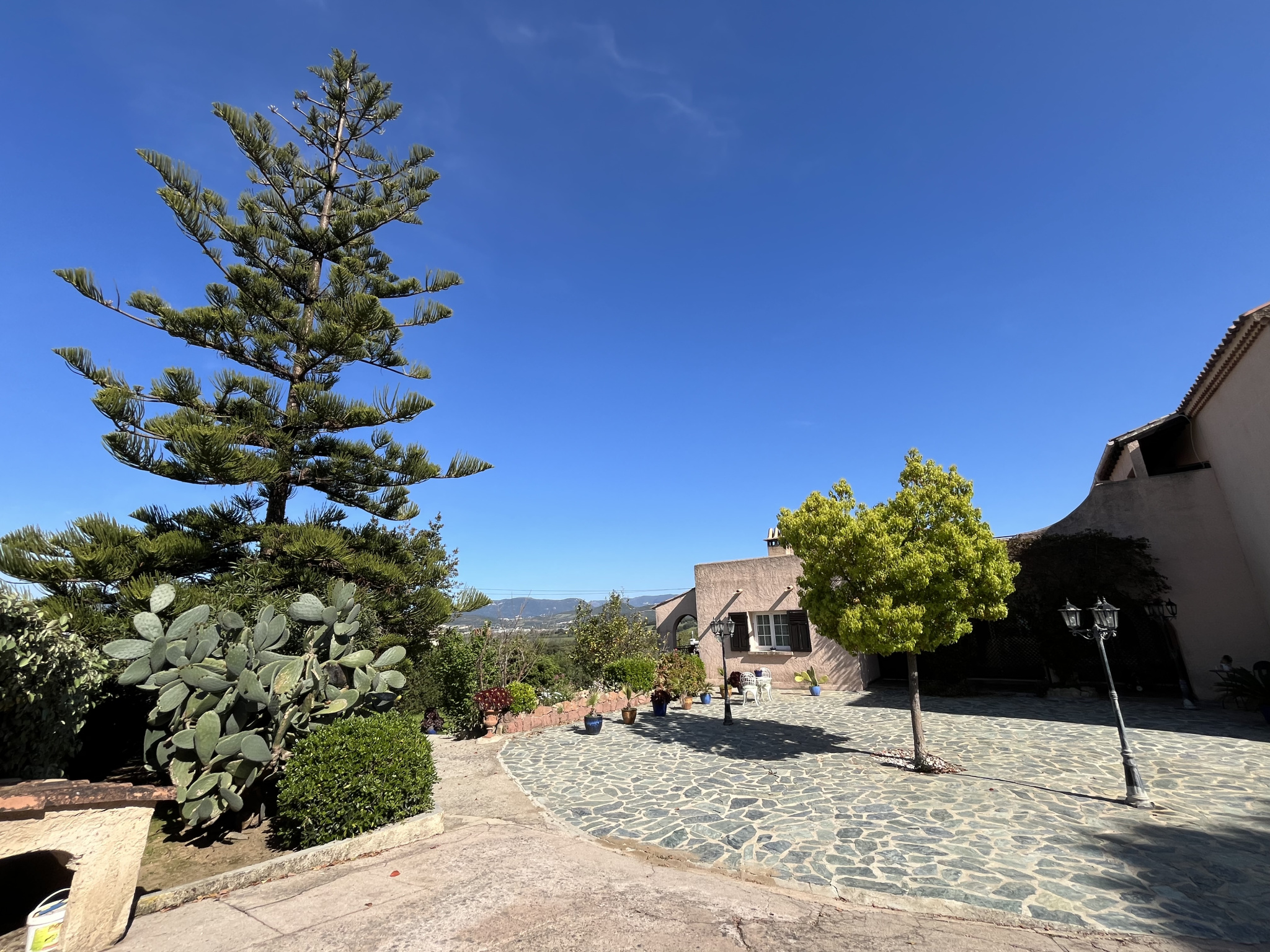 PORTICCIO - VILLA DE CHARMES DE 515 m2 AVEC PISCINE ET VUE MER