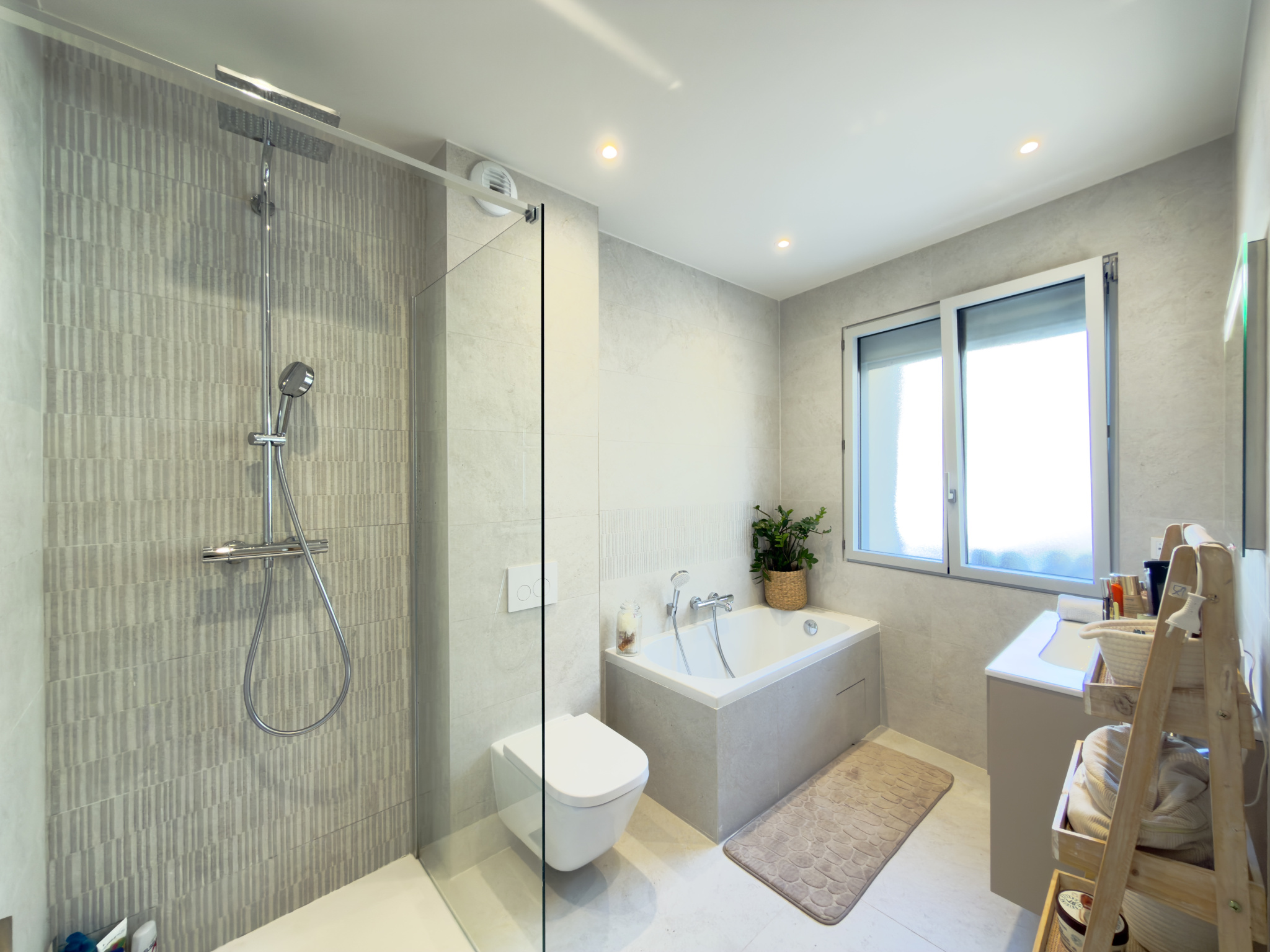 Maison de village entièrement rénovée et sa petite place privée