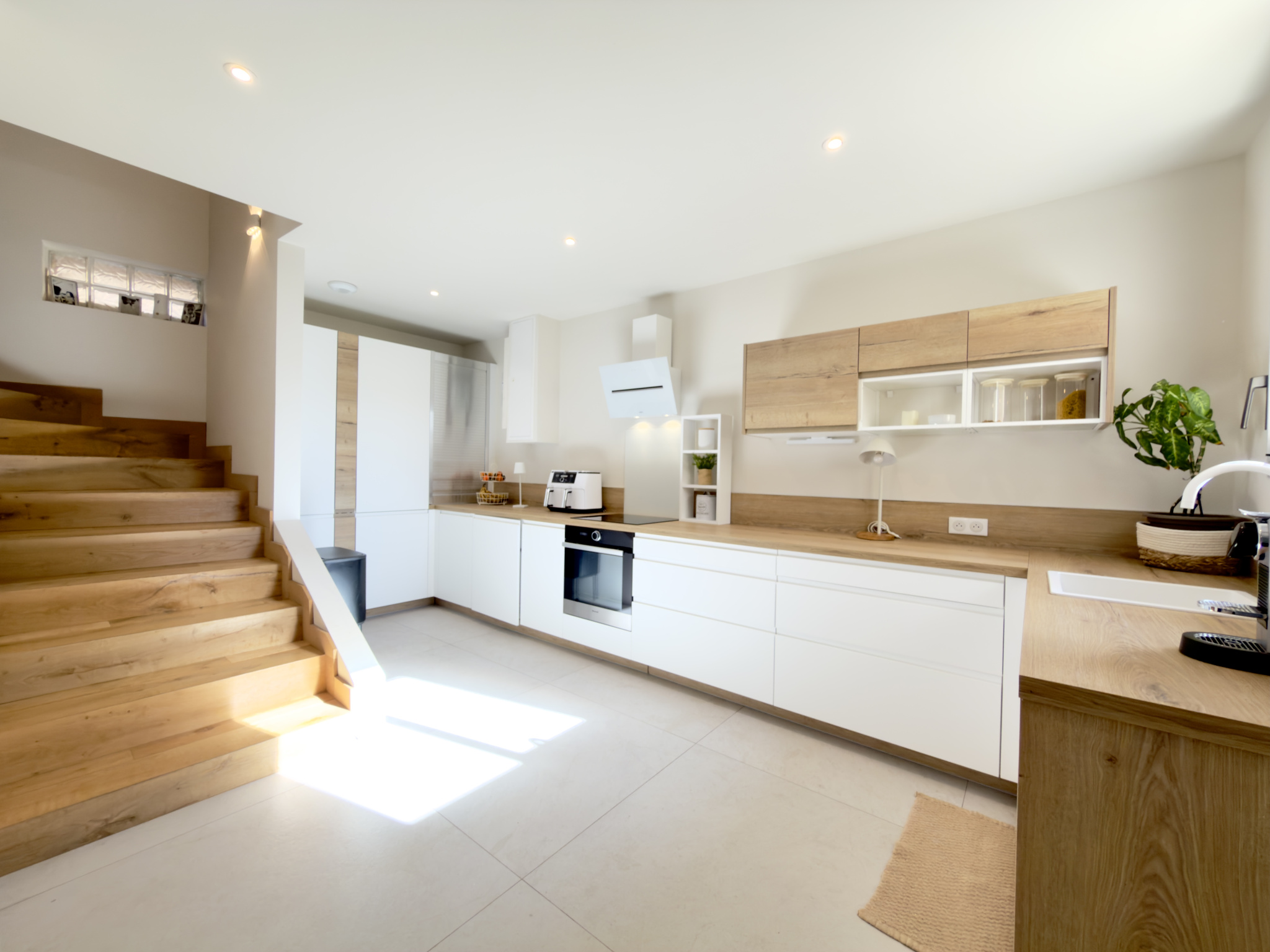 Maison de village entièrement rénovée et sa petite place privée