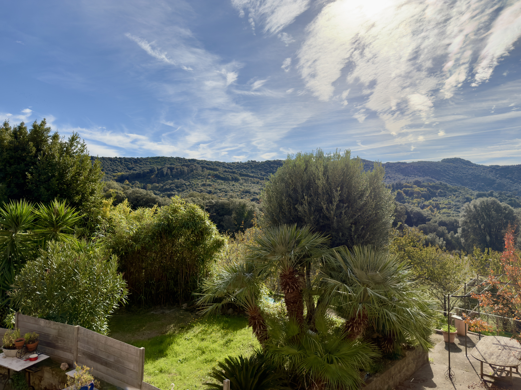 Maison de village entièrement rénovée et sa petite place privée